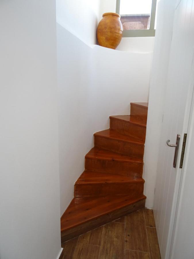 Fotis House
